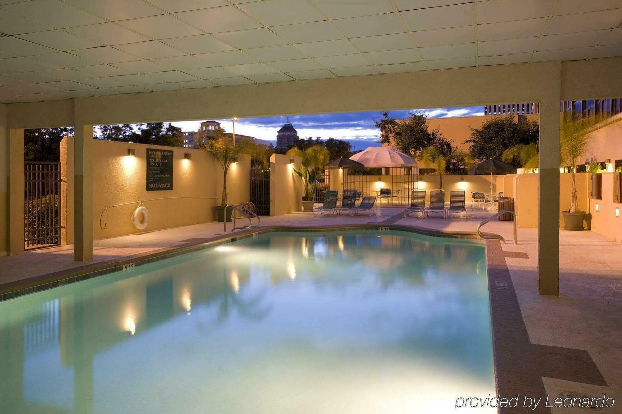 Hotel Doubletree By Hilton Convention Center Fresno